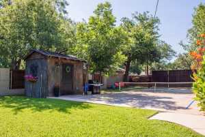 2611 Live Oak St (34)