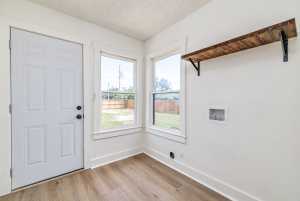 302 E 38th St (18)