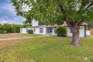 2223 Abilene St (2)