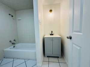 1703 N Magdalen St (4)