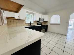 1703 N Magdalen St (9)