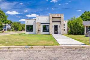 726 W Ave I