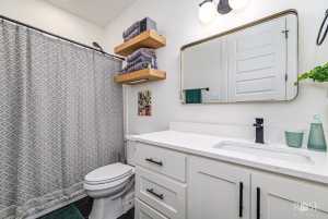 726 W Ave I (19)