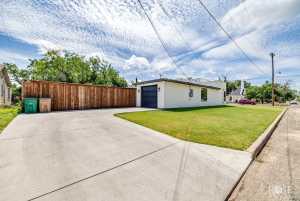 726 W Ave I (26)