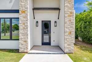 726 W Ave I (6)
