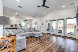 726 W Ave I (8)
