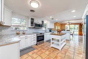 1540 Loop Dr (16)