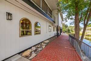1540 Loop Dr (53)