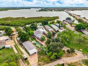 1540 Loop Dr (72)