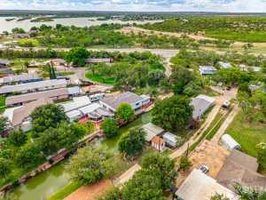 1540 Loop Dr (74)