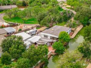1540 Loop Dr (76)