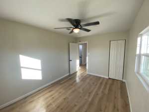 915 E 21st St (24)
