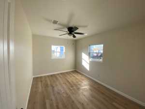 915 E 21st St (25)