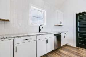 1300 6th St (11)