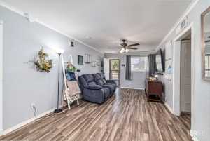 1037 N Main St (18)