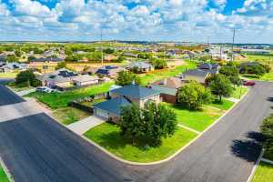 5818 Lyndhurst Dr (30)