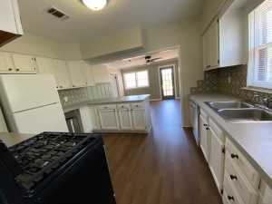 915 Guadalupe St (5)