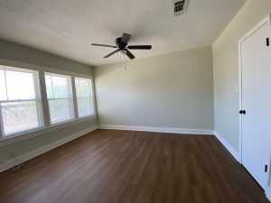 915 Guadalupe St (8)