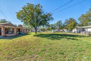 3125 N Oakes St (33)