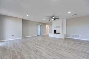 601 W 15th St (9)