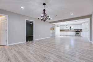 601 W 15th St (13)