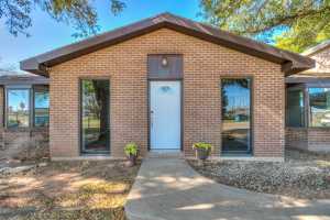 601 W 15th St (34)