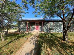 1112 Luna St