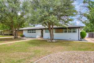 2504 Jann Dr