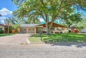 3002 Tanglewood Dr