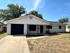 233 Robin Hood Trail (2)