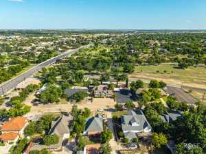 421 W Concho Ave (42)