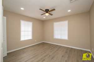 410 W Ave C (23)