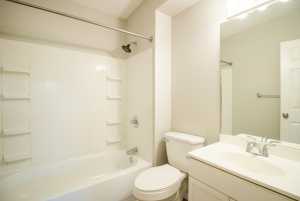 3147 S Oxford Ave (6)