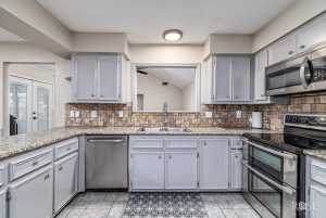 3434 Shadyhill Dr (13)