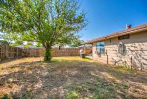 2006 Howard Ave (22)