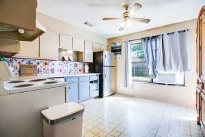 2006 Howard Ave (9)