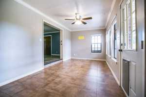 209 N Ave B (12)