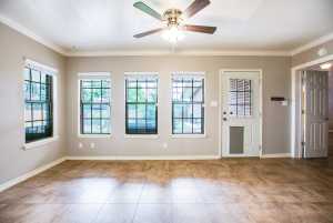 209 N Ave B (13)