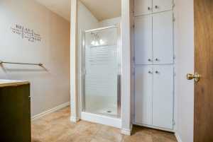 209 N Ave B (16)