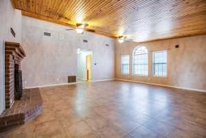 209 N Ave B (18)