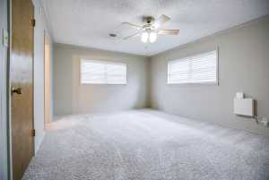 209 N Ave B (19)