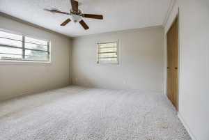 209 N Ave B (24)