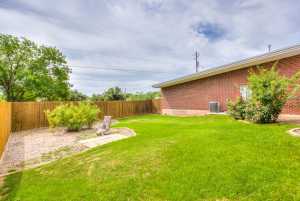 209 N Ave B (28)