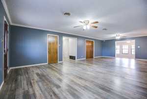 209 N Ave B (7)
