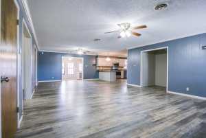 209 N Ave B (8)