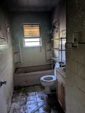 2770 Oxford Ave (2)