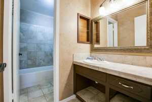 1204 Gregory Dr (18)