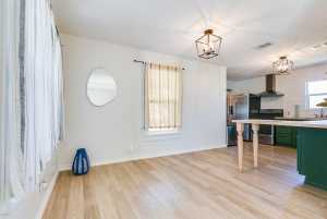 910 N Adams St (8)