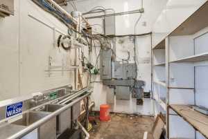 1136 Central Freeway (11)