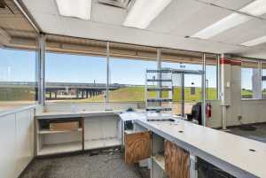 1136 Central Freeway (12)